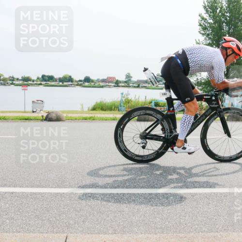 15.06.2025 - 27. Vierlanden-Triathlon H.Heesch http://msf.ph/oto/8018876 15.06.2025 10:20:38 Radfahren 71, 181, 182, 227, 513 meine-sportfotos.de