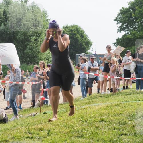 15.06.2025 - 27. Vierlanden-Triathlon KatJ http://msf.ph/oto/8018878 15.06.2025 10:18:11 Schwimmen 515, 550, 629 meine-sportfotos.de