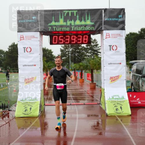 15.06.2025 - 7 Türme Triathlon Michael Strokosch http://msf.ph/oto/8018882 15.06.2025 15:39:38 Ziel 228 meine-sportfotos.de