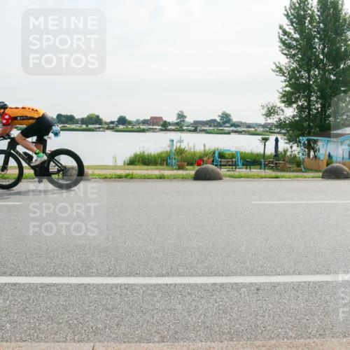 15.06.2025 - 27. Vierlanden-Triathlon H.Heesch http://msf.ph/oto/8018905 15.06.2025 09:34:56 Radfahren 172, 233 meine-sportfotos.de