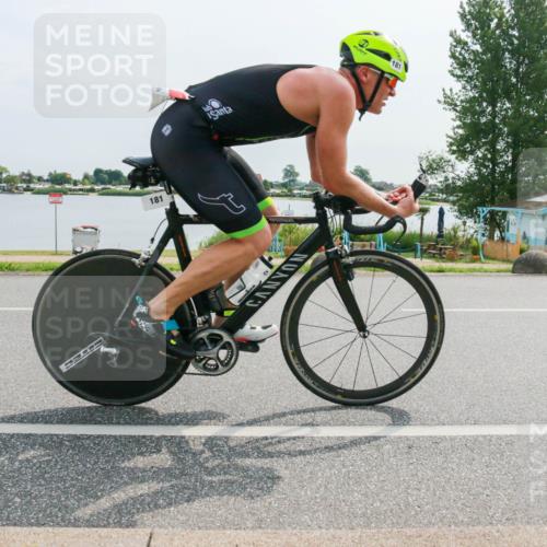 15.06.2025 - 27. Vierlanden-Triathlon H.Heesch http://msf.ph/oto/8018907 15.06.2025 10:20:39 Radfahren 181, 182, 227 meine-sportfotos.de