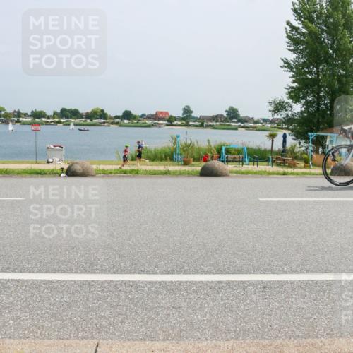 21.06.2025 - 27. Vierlanden-Triathlon H.Heesch http://msf.ph/oto/8018925 15.06.2025 12:00:34 Radfahren 966 meine-sportfotos.de