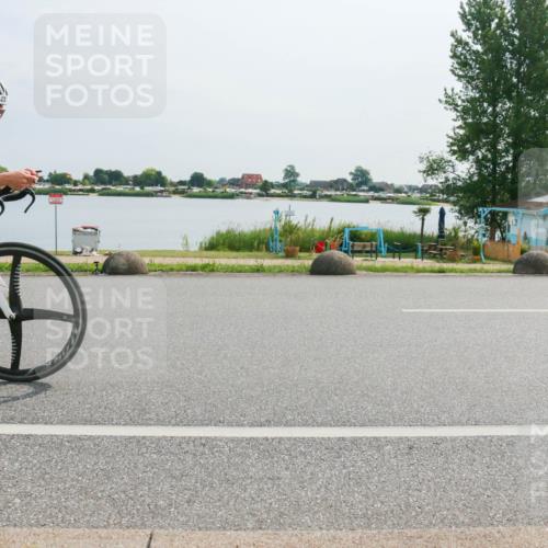 15.06.2025 - 27. Vierlanden-Triathlon H.Heesch http://msf.ph/oto/8018926 15.06.2025 10:20:41 Radfahren 181, 182, 227 meine-sportfotos.de