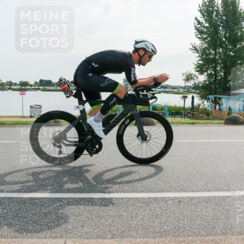 15.06.2025 - 27. Vierlanden-Triathlon H.Heesch http://msf.ph/oto/8018948 15.06.2025 09:35:27 Radfahren 63, 183 meine-sportfotos.de