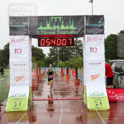 15.06.2025 - 7 Türme Triathlon Michael Strokosch http://msf.ph/oto/8018975 15.06.2025 15:40:07 Ziel 271 meine-sportfotos.de