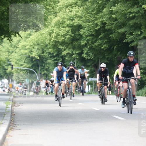 15.06.2025 - 7 Türme Triathlon Yannick Fuchs http://msf.ph/oto/8018983 15.06.2025 13:31:49 Radfahren 327, 582, 665, 708, 784, 990, 1198 meine-sportfotos.de