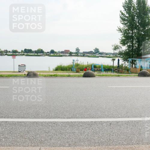 15.06.2025 - 27. Vierlanden-Triathlon H.Heesch http://msf.ph/oto/8018985 15.06.2025 09:35:47 Radfahren 252 meine-sportfotos.de