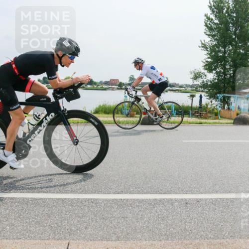 15.06.2025 - 27. Vierlanden-Triathlon H.Heesch http://msf.ph/oto/8019018 15.06.2025 10:21:26 Radfahren 36, 217, 371, 454 meine-sportfotos.de