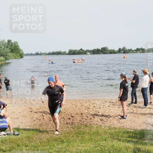 21.06.2025 - 27. Vierlanden-Triathlon MichiJ http://msf.ph/oto/8019035 15.06.2026 10:19:11 Schwimmen 474, 478, 498, 543, 558 meine-sportfotos.de