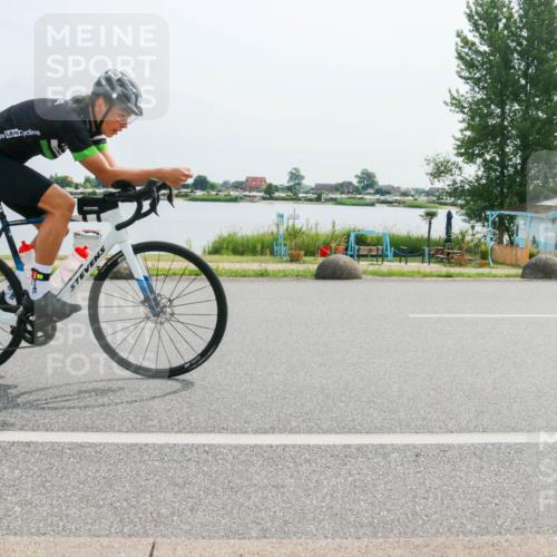 15.06.2025 - 27. Vierlanden-Triathlon H.Heesch http://msf.ph/oto/8019051 15.06.2025 10:21:47 Radfahren 157, 242, 459 meine-sportfotos.de