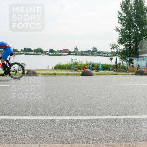 15.06.2025 - 27. Vierlanden-Triathlon H.Heesch http://msf.ph/oto/8019069 15.06.2025 09:36:40 Radfahren 10, 144 meine-sportfotos.de