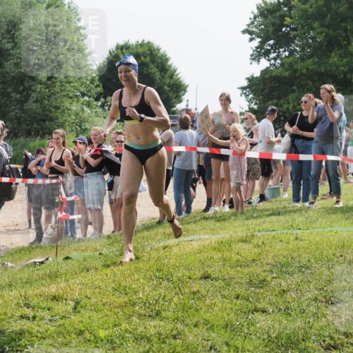 15.06.2025 - 27. Vierlanden-Triathlon KatJ http://msf.ph/oto/8019099 15.06.2025 10:18:27 Schwimmen 495, 535, 568, 586 meine-sportfotos.de