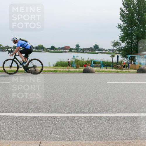 15.06.2025 - 27. Vierlanden-Triathlon H.Heesch http://msf.ph/oto/8019109 15.06.2025 11:15:45 Radfahren 65, 147, 531, 670, 729 meine-sportfotos.de
