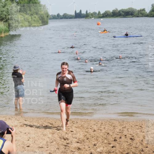 21.06.2025 - 27. Vierlanden-Triathlon MichiJ http://msf.ph/oto/8019124 15.06.2026 10:19:17 Schwimmen 474, 543, 558 meine-sportfotos.de