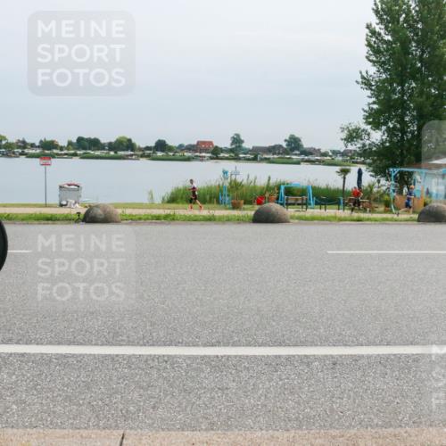 15.06.2025 - 27. Vierlanden-Triathlon H.Heesch http://msf.ph/oto/8019126 15.06.2025 11:15:46 Radfahren 147, 531, 670, 729 meine-sportfotos.de