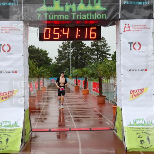 15.06.2025 - 7 Türme Triathlon Michael Strokosch http://msf.ph/oto/8019127 15.06.2025 15:41:15 Ziel 303 meine-sportfotos.de