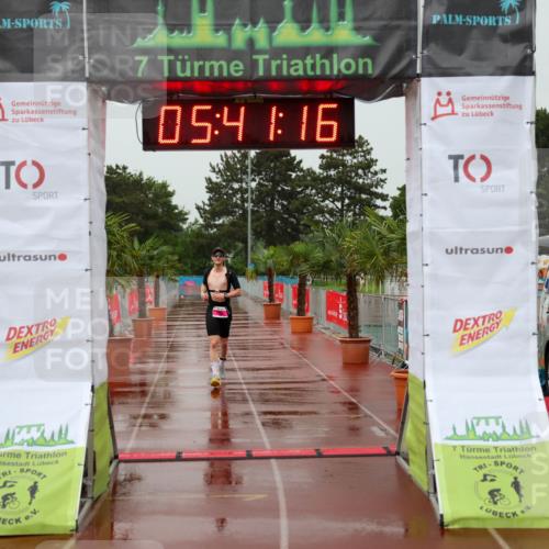 15.06.2025 - 7 Türme Triathlon Michael Strokosch http://msf.ph/oto/8019136 15.06.2025 15:41:16 Ziel 303 meine-sportfotos.de