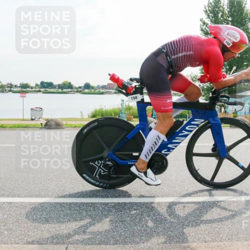 15.06.2025 - 27. Vierlanden-Triathlon H.Heesch http://msf.ph/oto/8019170 15.06.2025 09:37:12 Radfahren 158 meine-sportfotos.de