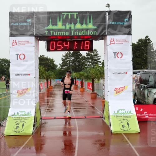 15.06.2025 - 7 Türme Triathlon Michael Strokosch http://msf.ph/oto/8019185 15.06.2025 15:41:18 Ziel 303 meine-sportfotos.de