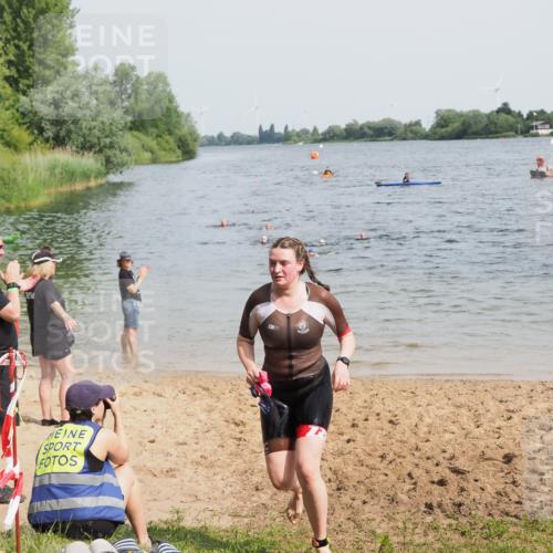 21.06.2025 - 27. Vierlanden-Triathlon MichiJ http://msf.ph/oto/8019193 15.06.2026 10:19:20 Schwimmen 474, 558 meine-sportfotos.de