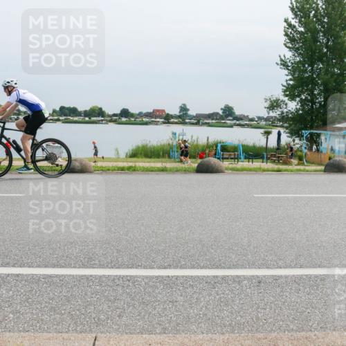 15.06.2025 - 27. Vierlanden-Triathlon H.Heesch http://msf.ph/oto/8019205 15.06.2025 11:15:54 Radfahren 766, 779, 820 meine-sportfotos.de