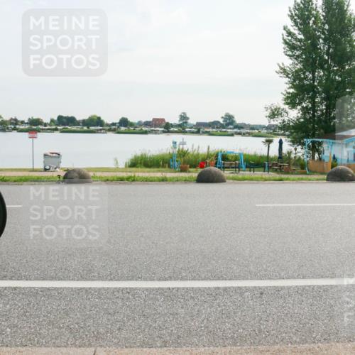 15.06.2025 - 27. Vierlanden-Triathlon H.Heesch http://msf.ph/oto/8019213 15.06.2025 09:37:26 Radfahren 46, 70, 186, 196 meine-sportfotos.de