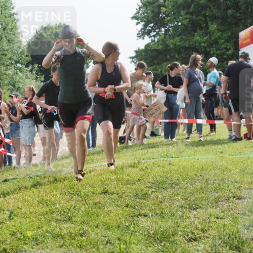 15.06.2025 - 27. Vierlanden-Triathlon KatJ http://msf.ph/oto/8019235 15.06.2025 10:18:35 Schwimmen 495, 533, 535, 621, 628 meine-sportfotos.de