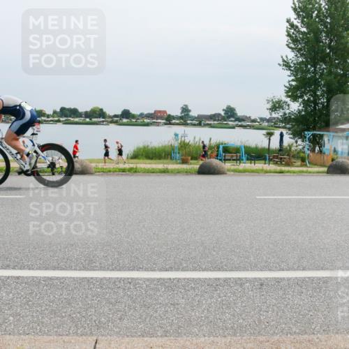 15.06.2025 - 27. Vierlanden-Triathlon H.Heesch http://msf.ph/oto/8019252 15.06.2025 11:15:55 Radfahren 766, 779, 820 meine-sportfotos.de