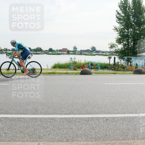 15.06.2025 - 27. Vierlanden-Triathlon H.Heesch http://msf.ph/oto/8019262 15.06.2025 09:37:32 Radfahren 16, 25, 46, 133, 207 meine-sportfotos.de