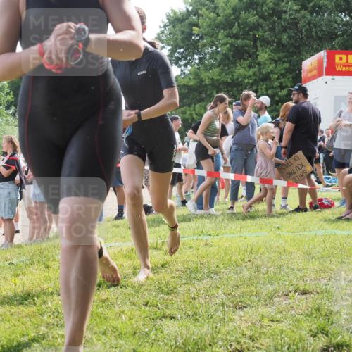 15.06.2025 - 27. Vierlanden-Triathlon KatJ http://msf.ph/oto/8019269 15.06.2025 10:18:37 Schwimmen 495, 533, 621, 628 meine-sportfotos.de