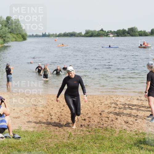 21.06.2025 - 27. Vierlanden-Triathlon MichiJ http://msf.ph/oto/8019275 15.06.2026 10:19:40 Schwimmen 503, 539, 603 meine-sportfotos.de