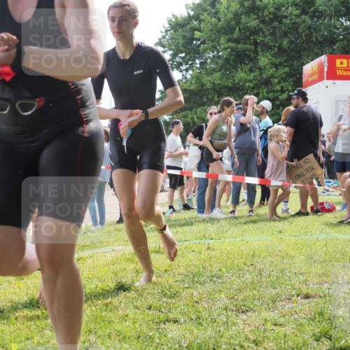 15.06.2025 - 27. Vierlanden-Triathlon KatJ http://msf.ph/oto/8019276 15.06.2025 10:18:37 Schwimmen 495, 533, 621, 628 meine-sportfotos.de
