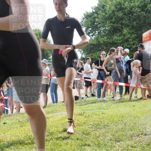 15.06.2025 - 27. Vierlanden-Triathlon KatJ http://msf.ph/oto/8019286 15.06.2025 10:18:37 Schwimmen 495, 533, 621, 628 meine-sportfotos.de