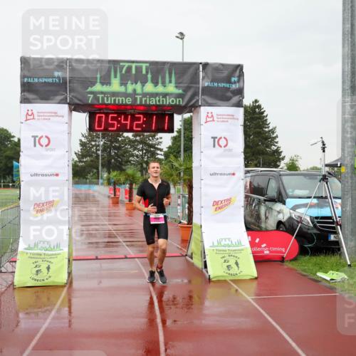 15.06.2025 - 7 Türme Triathlon Michael Strokosch http://msf.ph/oto/8019297 15.06.2025 15:42:11 Ziel 208 meine-sportfotos.de