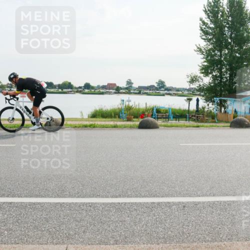 15.06.2025 - 27. Vierlanden-Triathlon H.Heesch http://msf.ph/oto/8019300 15.06.2025 09:37:34 Radfahren 16, 25, 133, 207 meine-sportfotos.de