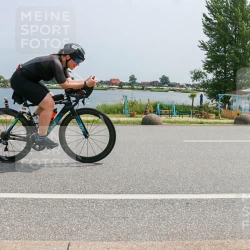 21.06.2025 - 27. Vierlanden-Triathlon H.Heesch http://msf.ph/oto/8019308 15.06.2025 12:00:43 Radfahren 199, 204, 879 meine-sportfotos.de