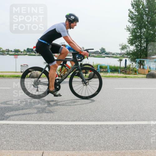 15.06.2025 - 27. Vierlanden-Triathlon H.Heesch http://msf.ph/oto/8019316 15.06.2025 10:22:19 Radfahren 39, 54, 73, 82, 113, 149, 207, 466, 612, 618 meine-sportfotos.de