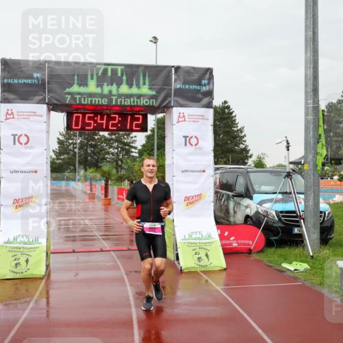15.06.2025 - 7 Türme Triathlon Michael Strokosch http://msf.ph/oto/8019327 15.06.2025 15:42:12 Ziel 208 meine-sportfotos.de