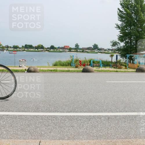 21.06.2025 - 27. Vierlanden-Triathlon H.Heesch http://msf.ph/oto/8019359 15.06.2025 12:00:52 Radfahren 650, 745, 754, 929 meine-sportfotos.de