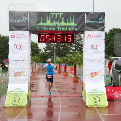 15.06.2025 - 7 Türme Triathlon Michael Strokosch http://msf.ph/oto/8019390 15.06.2025 15:43:13 Ziel  meine-sportfotos.de