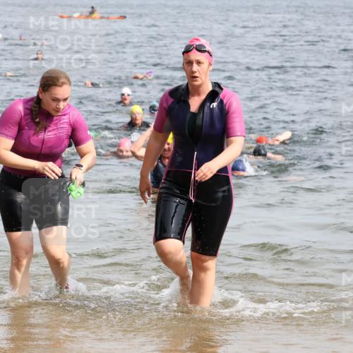 15.06.2025 - 27. Vierlanden-Triathlon Lena Gebhardt http://msf.ph/oto/8019396 15.06.2025 10:17:11 Schwimmen 479, 510, 556, 567, 575, 581, 584, 602 meine-sportfotos.de
