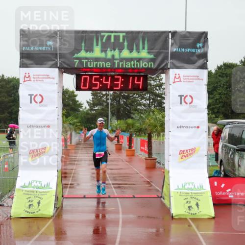 15.06.2025 - 7 Türme Triathlon Michael Strokosch http://msf.ph/oto/8019398 15.06.2025 15:43:13 Ziel  meine-sportfotos.de