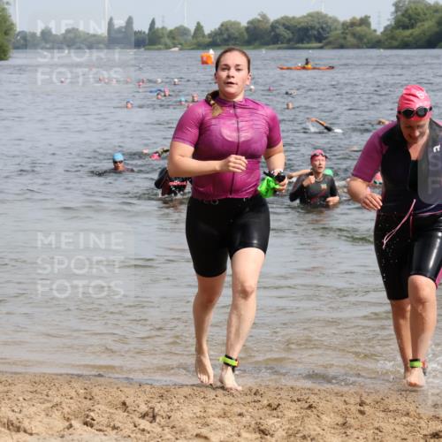 15.06.2025 - 27. Vierlanden-Triathlon Lena Gebhardt http://msf.ph/oto/8019417 15.06.2025 10:17:13 Schwimmen 479, 510, 529, 556, 567, 575, 581, 584, 602 meine-sportfotos.de