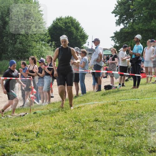 15.06.2025 - 27. Vierlanden-Triathlon KatJ http://msf.ph/oto/8019464 15.06.2025 10:19:11 Schwimmen 478, 498, 543, 558 meine-sportfotos.de