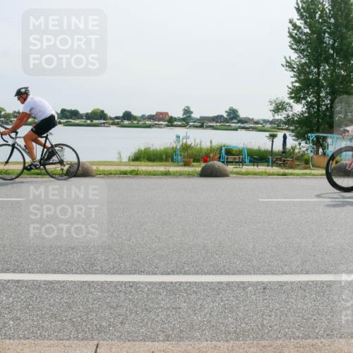 15.06.2025 - 27. Vierlanden-Triathlon H.Heesch http://msf.ph/oto/8019469 15.06.2025 10:23:01 Radfahren 86, 234, 421, 451, 480, 509, 525, 605, 609, 630 meine-sportfotos.de