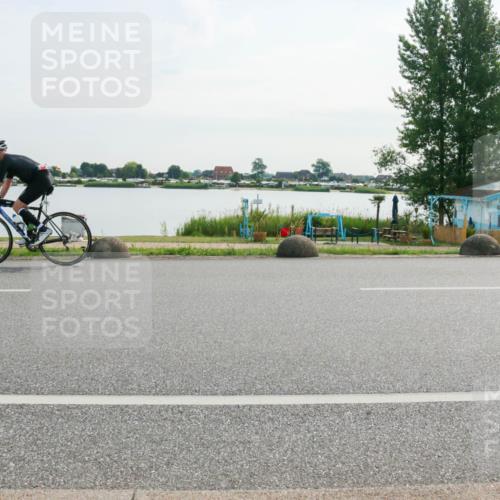 15.06.2025 - 27. Vierlanden-Triathlon H.Heesch http://msf.ph/oto/8019506 15.06.2025 09:38:32 Radfahren 123, 124 meine-sportfotos.de
