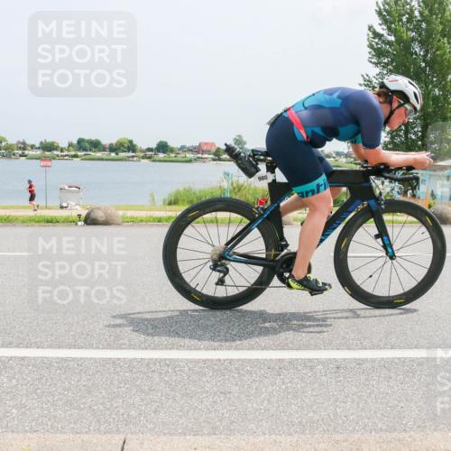 21.06.2025 - 27. Vierlanden-Triathlon H.Heesch http://msf.ph/oto/8019523 15.06.2025 12:01:40 Radfahren 780 meine-sportfotos.de