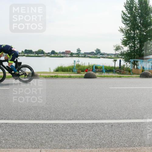 15.06.2025 - 27. Vierlanden-Triathlon H.Heesch http://msf.ph/oto/8019530 15.06.2025 09:38:37 Radfahren 4, 123, 124, 235 meine-sportfotos.de