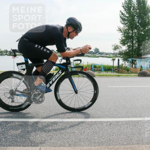 15.06.2025 - 27. Vierlanden-Triathlon H.Heesch http://msf.ph/oto/8019556 15.06.2025 09:38:39 Radfahren 4, 123, 124, 232, 235 meine-sportfotos.de