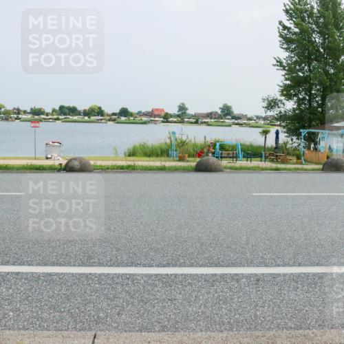 21.06.2025 - 27. Vierlanden-Triathlon H.Heesch http://msf.ph/oto/8019596 15.06.2025 12:02:26 Radfahren 878, 936 meine-sportfotos.de